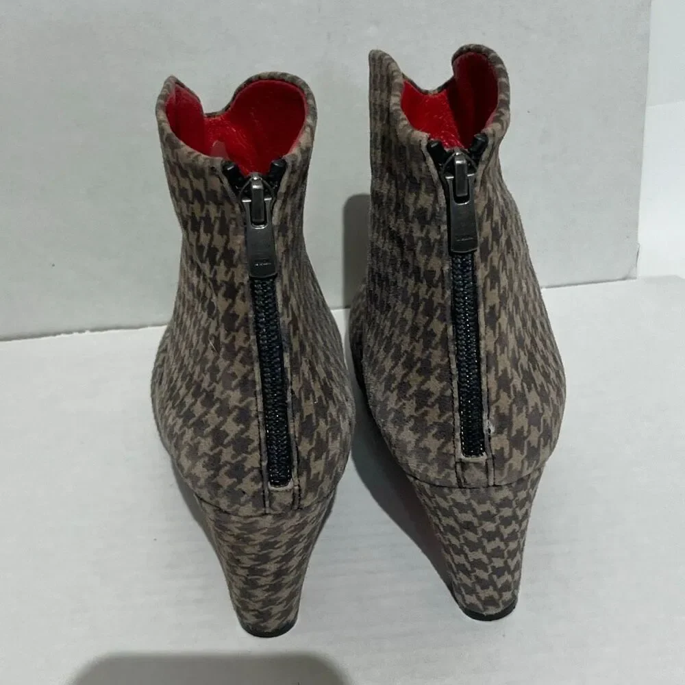 Artemis Women's Black Brown Houndstooth Pull-On Back Zip Ankle Bootie Size 37‎